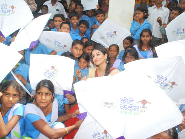 Vidya with kids and kites