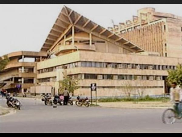 College 6: IIT, Delhi