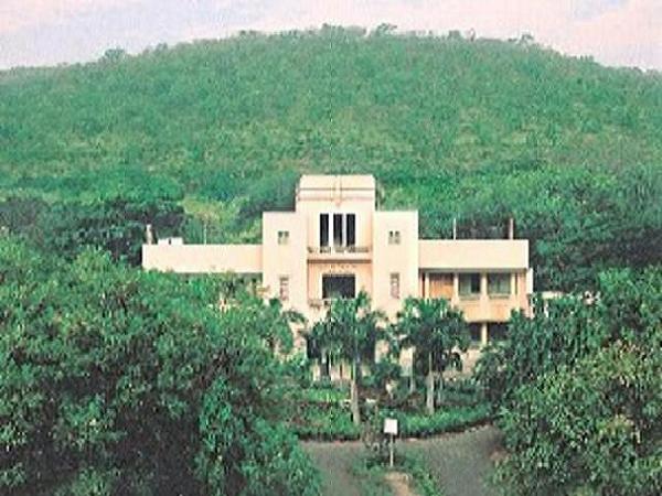 Top 10 Indian Law Colleges Rankings 2013
