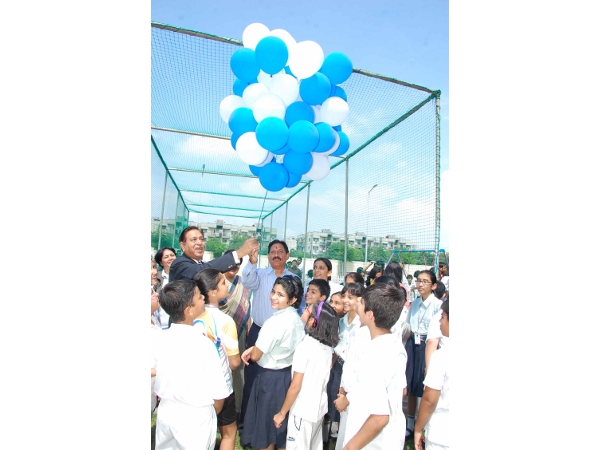 Mr. Chandu & Mr. Chetan Chauhan with GIIS Students