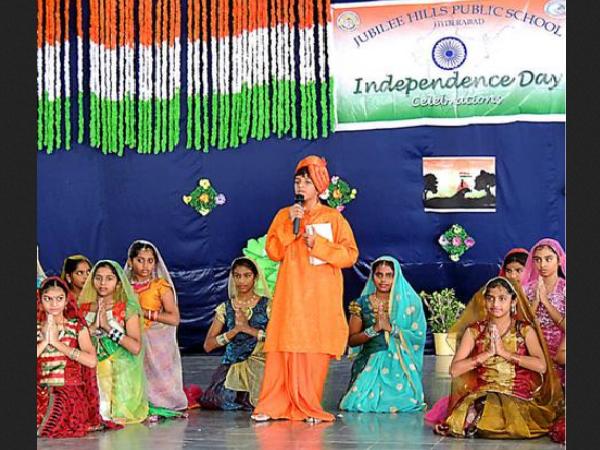 Children in the attire of great leaders