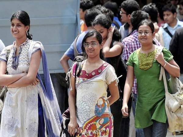 50% of IIT aspirants not in favor with coaching classes - Careerindia