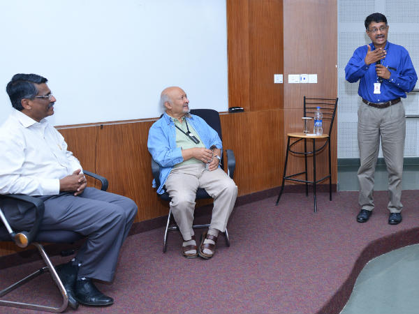 ASB Director Prof S Rajeev introducing Dr Thomas Kailath (centre) with Mr G Vijayaraghavan1