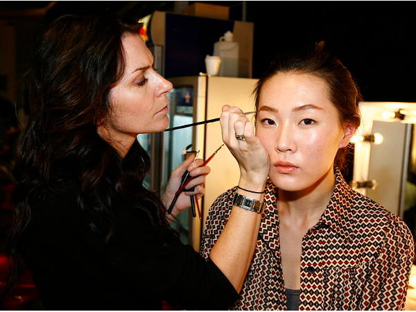 To be a Makeup artist