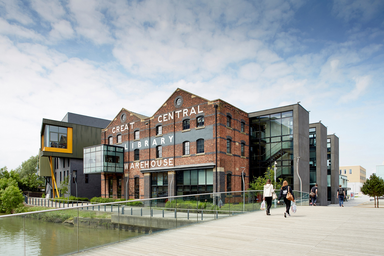 University Of Lincoln Offers BA Hons Fashion Programme Admissions