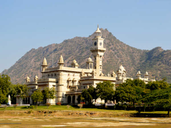 Mayo College