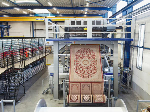 Into the technology of carpet making. Into the technology of carpet making.