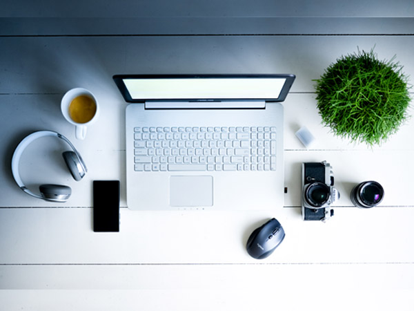 1. Show All Your Creativity At Your Desk