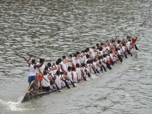 Onam Vallamkali
