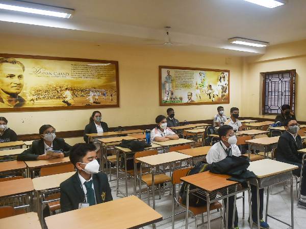 Several colleges in Kolkata switch to virtual mode Several colleges in Kolkata switch to virtual mode