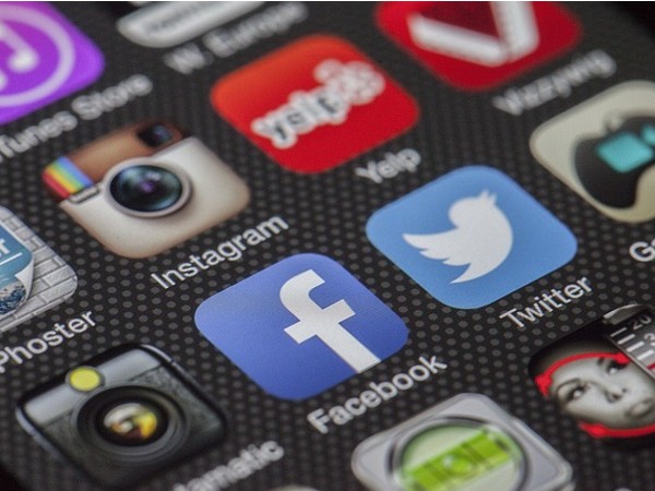 Government to constitute a Committee to address users' complaints about Social Media